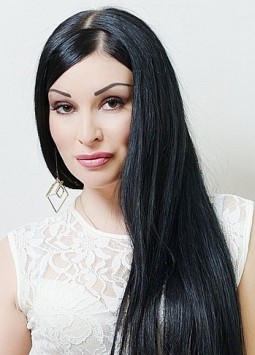 Alena from Luhansk, 37 years, with hazel eyes, black hair, Christian, manager.