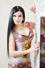 Alena from Luhansk, 37 years, with hazel eyes, black hair, Christian, manager. #10