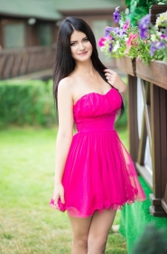 Alina from Kiev, 26 years, with green eyes, black hair. #1