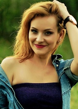 Alla from Nikolaev, 38 years, with green eyes, red hair, Christian, Kindergartener.