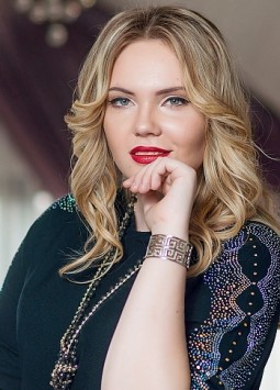 Kseniya from Krivoy Rog, 30 years, with blue eyes, blonde hair, Christian, teacher.
