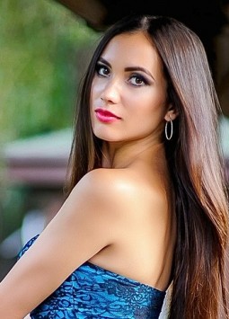 Elvira from Lugansk, 30 years, with brown eyes, dark brown hair, Christian, Dentist.