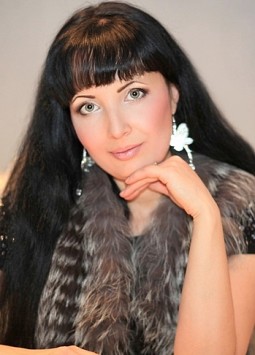 Natalia from Nikolaev, 48 years, with green eyes, black hair, Manager.