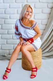 Larisa from Dnepropetrovsk, 44 years, with green eyes, blonde hair, Christian, Philologist. #6