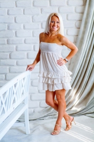 Larisa from Dnepropetrovsk, 44 years, with green eyes, blonde hair, Christian, Philologist. #8