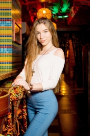 Anastasiya from Donetsk, 25 years, with green eyes, light brown hair, Christian, vocalist. #4