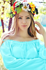 Anastasiya from Donetsk, 25 years, with green eyes, light brown hair, Christian, vocalist. #7