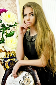 Anastasiya from Donetsk, 25 years, with green eyes, light brown hair, Christian, vocalist. #11