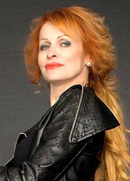 Alisa from Sumy, 44 years, with green eyes, red hair, Christian, Business owner.
