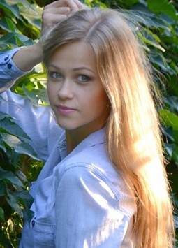 Dariya from Kharkov, 34 years, with grey eyes, blonde hair, Christian, administrator.