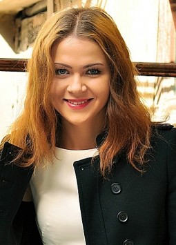 Alina from Kiev, 26 years, with grey eyes, red hair, Christian, student.
