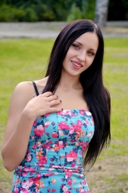 Viktoria from Nikolaev, 28 years, with green eyes, black hair, Christian, cook. #12