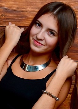 Anna from Nikolaev, 27 years, with brown eyes, dark brown hair, Christian, student.