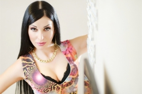 Elena from Kiev, 37 years, with brown eyes, black hair, Christian, Doctors assistant. #11