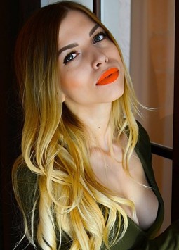 Kristina from Nikolaev, 31 years, with green eyes, blonde hair, Christian, student.