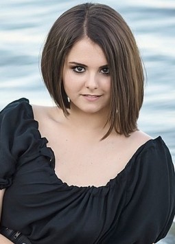 Ievgenia from Zaporozhye, 26 years, with hazel eyes, dark brown hair, Christian, Ecologist.
