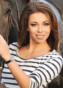 yana from Odessa, 46 years, with brown eyes, light brown hair, Christian, manager.