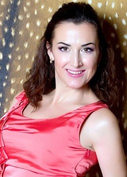 Elena from Kharkov, 52 years, with brown eyes, dark brown hair, Christian, beautician.