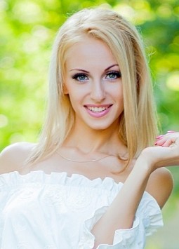 Diana from Odessa, 31 years, with blue eyes, blonde hair, Christian, hairdresser.