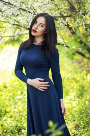Anna from Donetsk, 33 years, with green eyes, dark brown hair, Christian, jury. #1