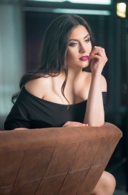 Alina from Odessa, 32 years, with green eyes, black hair, Christian, actress. #1