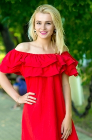 Karina from Kherson, 26 years, with hazel eyes, blonde hair, Christian, Barber. #1