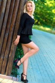 Karina from Kherson, 26 years, with hazel eyes, blonde hair, Christian, Barber. #7