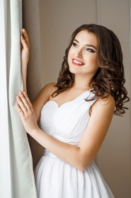 Alena from Zaporozhye, 30 years, with brown eyes, dark brown hair, Christian, photographer. #11
