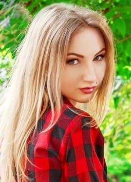 Nataly from Kiev, 27 years, with green eyes, blonde hair, Christian.