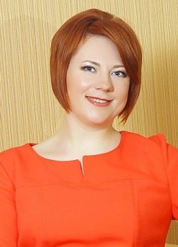 Irina from Zaporozhye, 43 years, with green eyes, dark brown hair, Christian, Engineer.