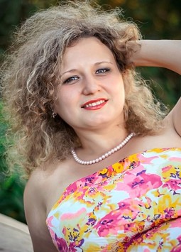 Alyona from Nikolaev, 34 years, with grey eyes, blonde hair, Christian, teacher.