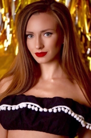 Natalia from Lugansk, 27 years, with green eyes, light brown hair, Christian, Lawyer. #18