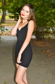 Maria from Zaporozhye, 25 years, with hazel eyes, light brown hair, Christian, artist. #1