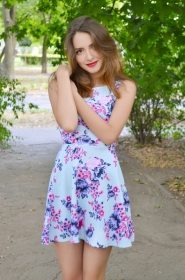 Maria from Zaporozhye, 25 years, with hazel eyes, light brown hair, Christian, artist. #4