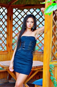 Yanina from Zaporozhye, 33 years, with green eyes, black hair, Christian, Cashier. #4