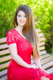 Emma from Dnepropetrovsk, 30 years, with green eyes, light brown hair, Christian, finances. #2