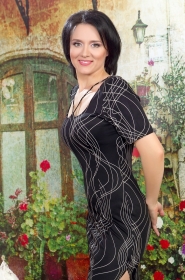 Anna from Odesa, 43 years, with green eyes, black hair, Christian, political scientist. #3