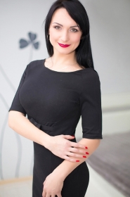 Tatiana from Kharkov, 39 years, with green eyes, black hair, Christian, Economist. #3
