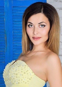Alla from Kiev, 37 years, with hazel eyes, light brown hair, Christian, croupier.