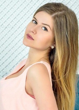 Anastasia from Moscow, 33 years, with green eyes, light brown hair, Christian, advertising manager.