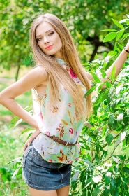 Olya from Dnepropetrovsk, 31 years, with blue eyes, light brown hair, Christian, restaurateur. #1