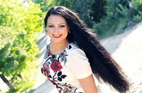 Anna from Kharkov, 38 years, with brown eyes, black hair, Christian, marketer. #6