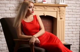 Oksana from Cherkasy, 32 years, with green eyes, blonde hair, Christian, Economist. #16