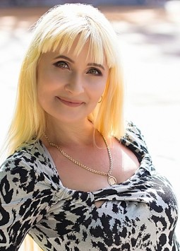 Larisa from Nikolaev, 50 years, with green eyes, blonde hair, Christian, engineer.