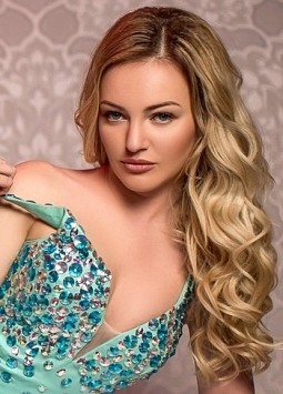 Anna from Kiev, 35 years, with blue eyes, light brown hair, Christian.