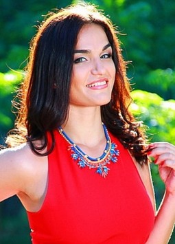 Ekaterina from Odessa, 37 years, with grey eyes, dark brown hair, Christian, manager.
