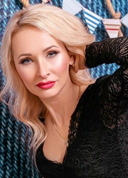 Olga from Odessa, 38 years, with blue eyes, blonde hair, Christian, manager.