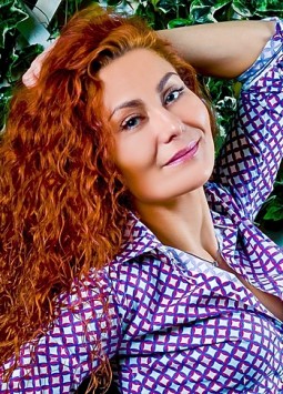 Elena from Odessa, 41 years, with blue eyes, red hair, Christian, Shop assistant.