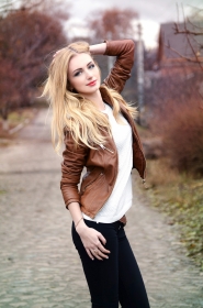 Julia from Kharkov, 28 years, with green eyes, blonde hair, Christian, admimistrator. #5