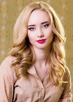 Yana from Odessa, 32 years, with brown eyes, blonde hair, Christian, administrator.